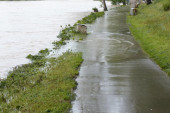Na snazi vanredna odbrana od poplava u ovoj opštini: Izlila se reka, saobraćaj obustavljen