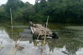Detalji udesa u Crnoj Gori: Sleteli kolima u potok, troje poginulih, žena uspela da iskoči ali nisu mogli da je spasu