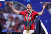 Sinovi bivšeg srpskog fudbalera slikali se sa Zlatanom Ibrahimovićem i sa tri slova dali opis fotografije