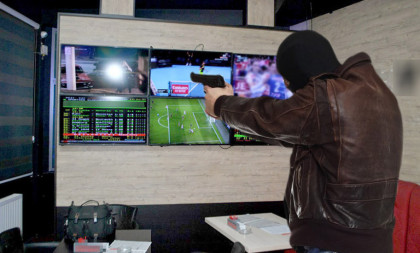 Detalji pucnjave u kladionici u Beogradu! Žena upucanog vrištala na sav glas!