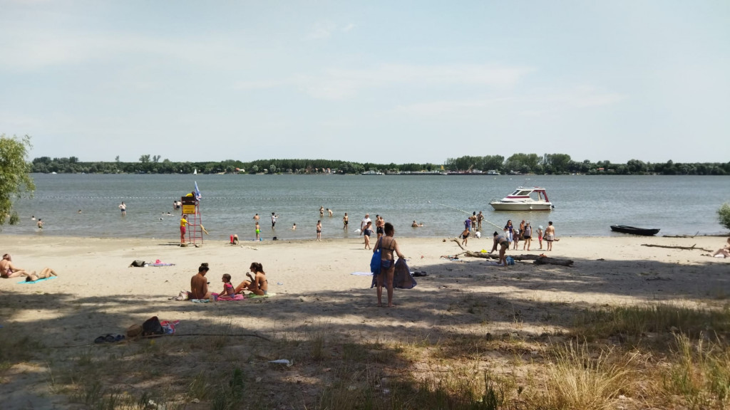 Peščana plaža, netaknuta priroda i pogled koji ostavlja bez daha! Evo na kojim gradskim kupalištima možete pronaći spas od tropskih vrućina