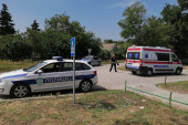 BMW se zakucao u bilbord u centru Leskovca: Povređena trudnica!