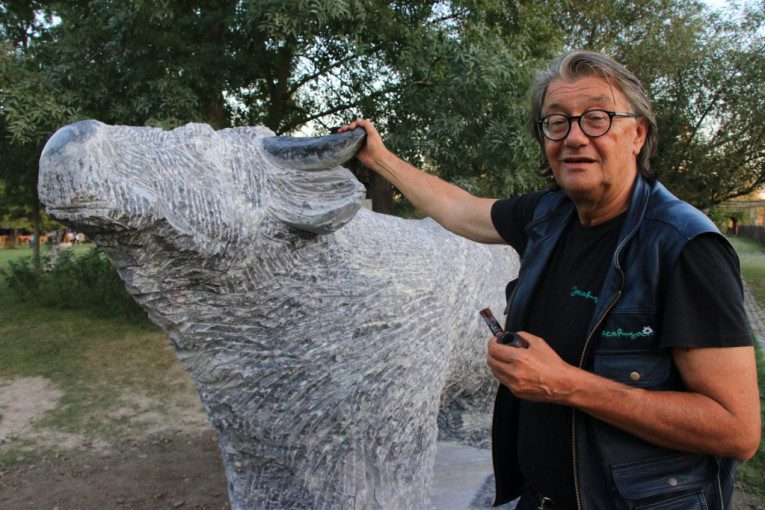 Za rubriku verovali ili ne - Iskon je najjači bik u Srbiji: Simbol snage i plodnosti, izrađen od kamena koji je star milijardu godina (FOTO)