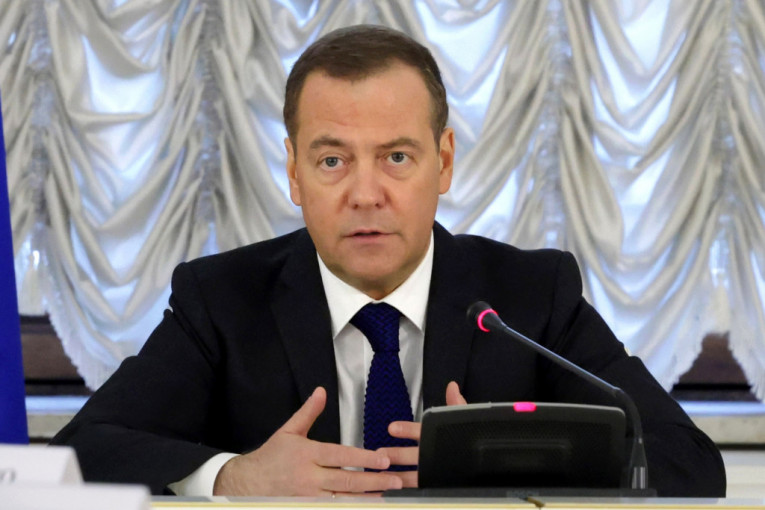 „Evropljani više ne žele Ukrajince, umorni su od njih": Dmitrij Medvedev ukazao na početak pucanja saveza Kijeva i Brisela