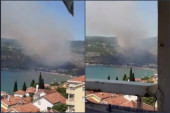 Bukti požar kod Herceg Novog! Vatra zahvatila i kuće, dim kulja nad gradom (VIDEO)