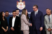 Predsednik Vučić ugostio prvu generaciju polaznika programa "Barvalipe – Romi u javnoj upravi Srbije": Verujem u vašu snagu (FOTO)