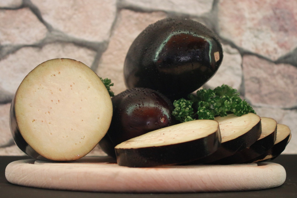 Ne očajavajte ako nemate baštu: Ove vrste voća i povrća mogu da se gaje u zatvorenom prostoru