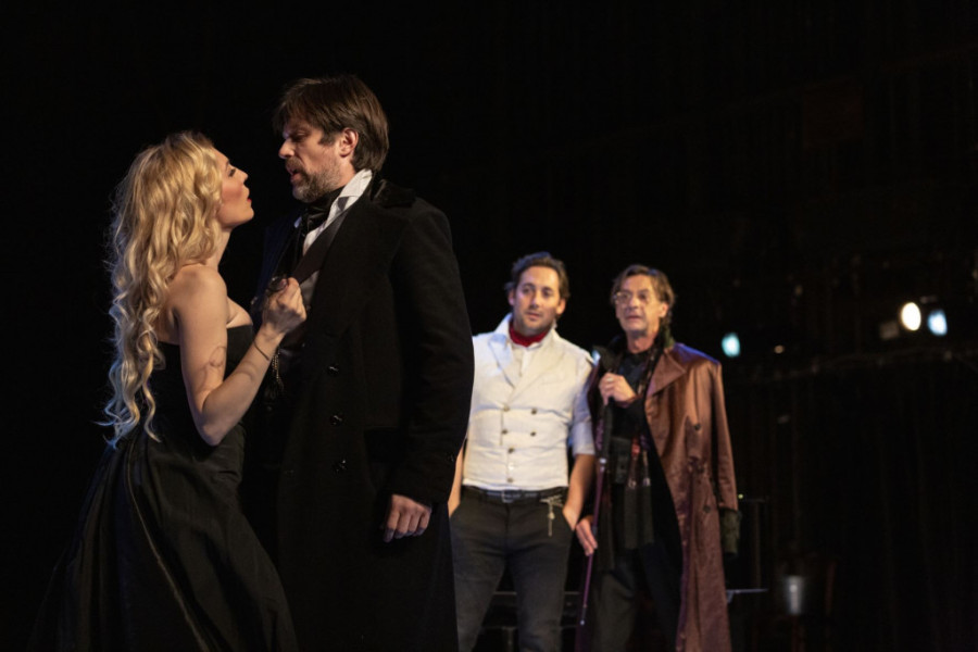 „Rat i mir“ otvara „Grad teatar“ u Budvi: Novi pogled na ljubav Nataše Rostove i nesreću Bolkonskog (FOTO)