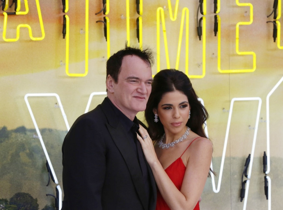 Kventin Tarantino platio striptizeti 10.000 dolara da joj liže stopala! Radnik hotela otkrio detalje: To mu je fetiš