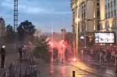 Nov protest na ulicama Skoplja, demonstranti gađali zgradu vlade, kod parlamenta bacali dimne bombe!
