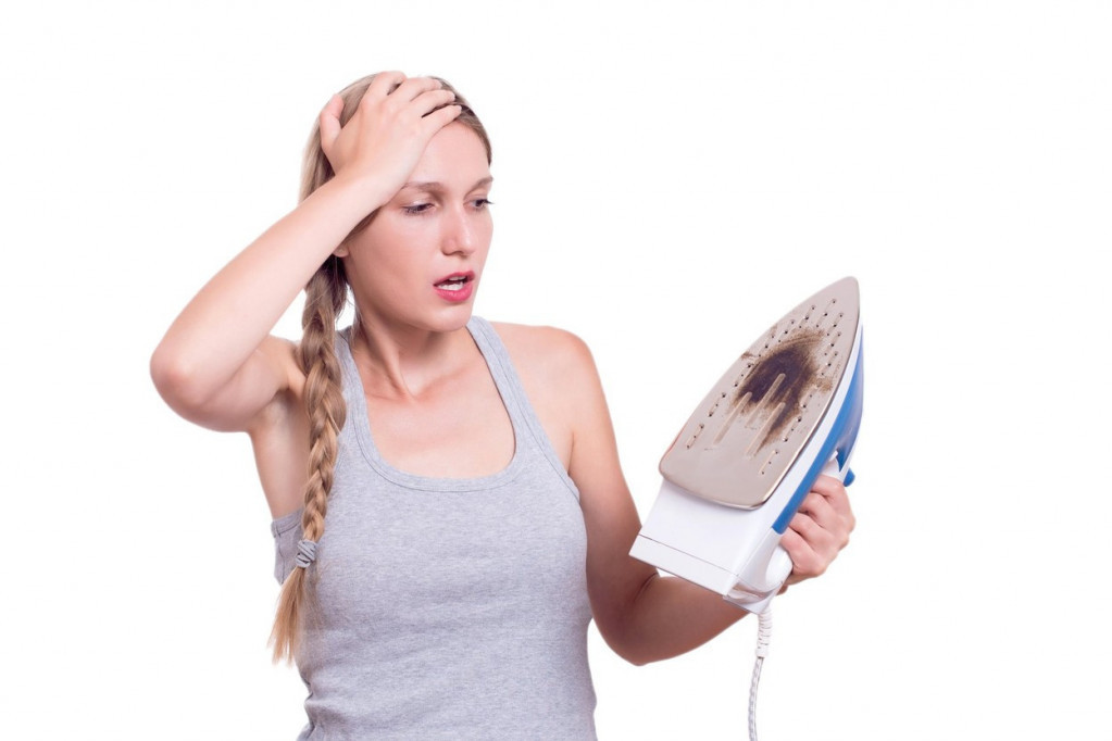 Pegla ostavlja fleke na odeći? Uz par caka će biti brzo i efikasno očišćena