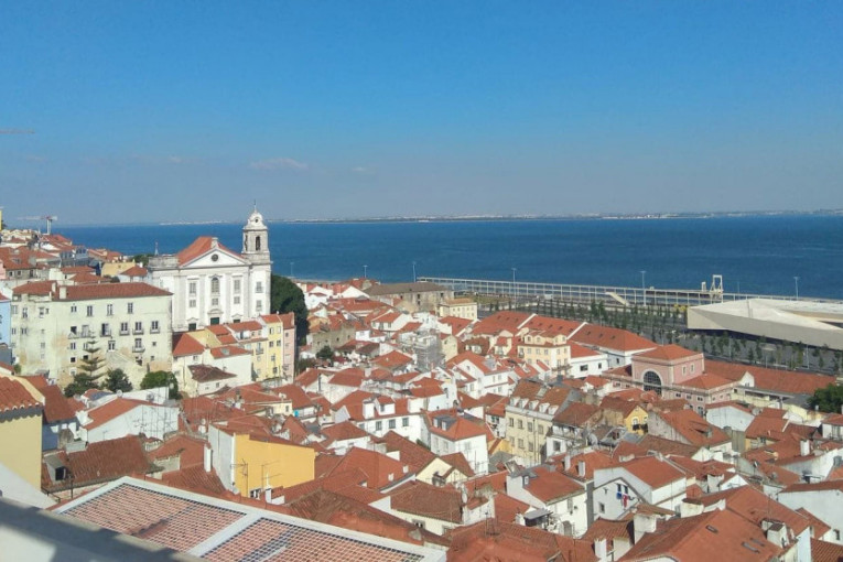 Jelena je Srpkinja koja godinama živi u Portugalu i otkrila je 10 "nepremostivih" razlika između nas i njih (FOTO)