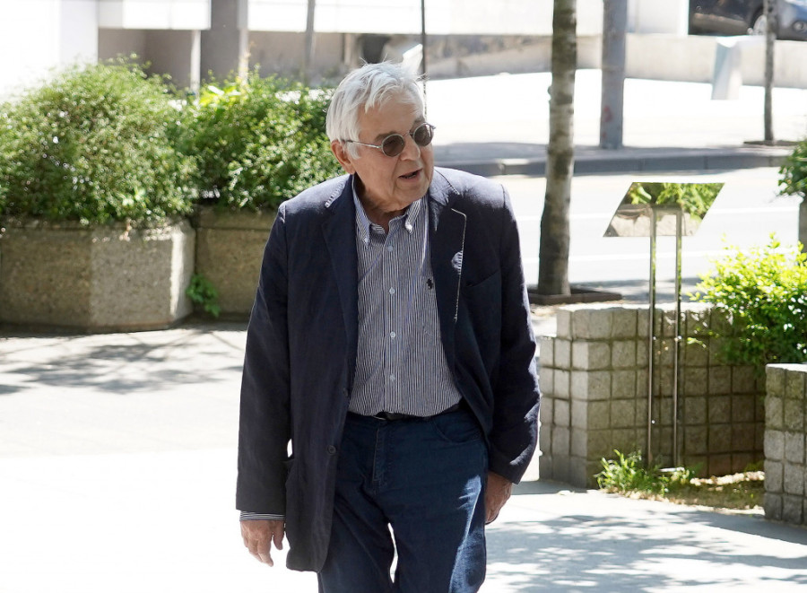 On je tu, živi sa nama, samo sada gledamo kako da se pred njim ne obrukamo: Predstavljena knjiga o Branku Cvejiću (FOTO)