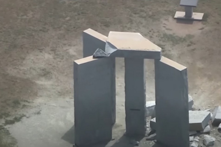 "Američki Stounhendž" raznet u eksploziji: Ovaj spomenik je bio u centru mnogih teorija zavere (VIDEO)