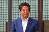Šinzo Abe ne daje znake života: Lekari se bore da ga spasu