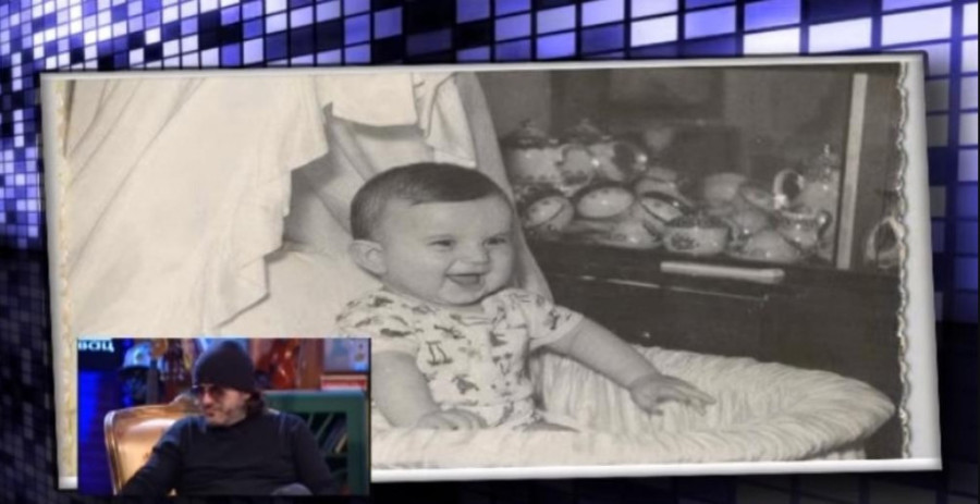 Ova beba je izrasla u ozbiljnog pevača, a skandali ga ne zaobilaze: Samo oni sa najoštrijim okom će znati ko je u pitanju (FOTO)