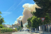 "Gori na sve strane, ne možemo da razgovaramo": Ogroman požar u Puli, gradom odjekuju eksplozije, stanovnici bez struje! (FOTO/VIDEO)