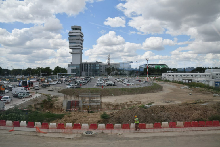 Momirović: Modernizacija beogradskog i niškog aerodroma doneće rast broja putnika i nova radna mesta