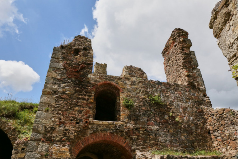 Bajka nadohvat ruke: Prodaje se srednjovekovni zamak u Trebinju! Cena prava sitnica, ali postoji jedna začkoljica