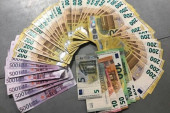 Ukrajinac uhapšen na Batrovcima: U gepeku "ševroleta" krio 265.090 evra!
