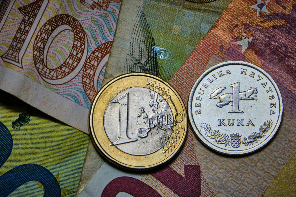 Kuna odlazi u istoriju: Zamena za evre do kraja godine