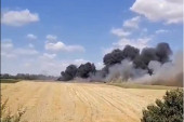 Bukti požar u Kaću: Gori suva trava, vatrena stihija zahvatila i deponiju - gust dim se širi naseljem (VIDEO)
