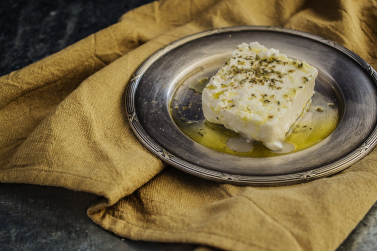 Gotova za pola sata, a ukus je fantastičan: Vlaška salata je sočno i kremasto predjelo koje se pravi od svega nekoliko sastojaka (RECEPT)