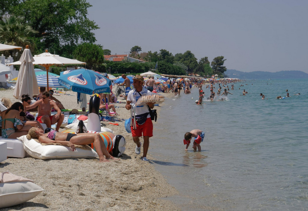 Od vuče kofera po pesku do pijanih Engleza i ludog motoriste: Šta sve može da ti se desi na letovanju ili kako sam prošao kao bos po trnju?