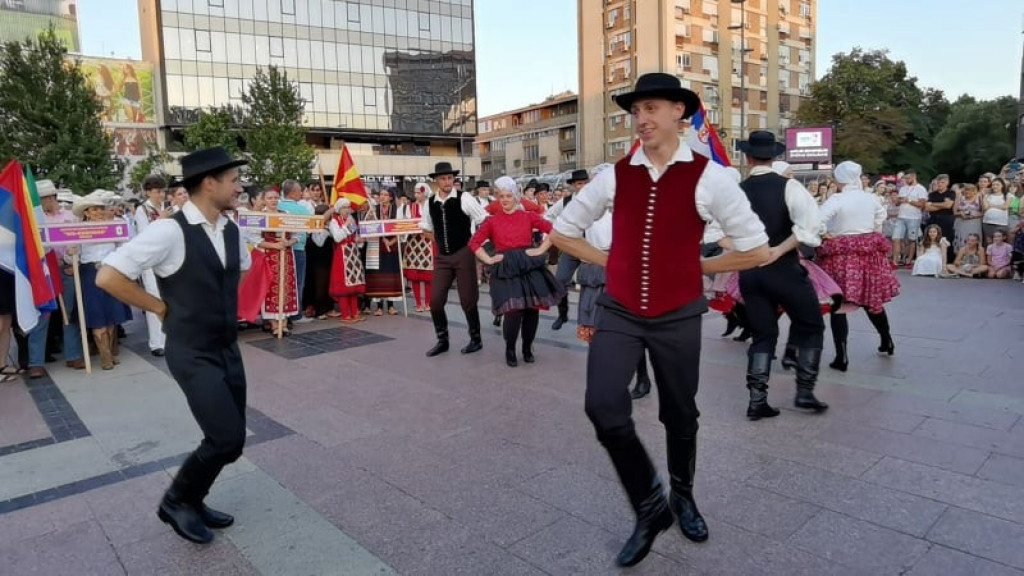 Međunarodni studentski festival folklora na Letnjoj pozornici: Od 16. do 20. jula očekuje se spektakl i defile folkolraca! (FOTO)