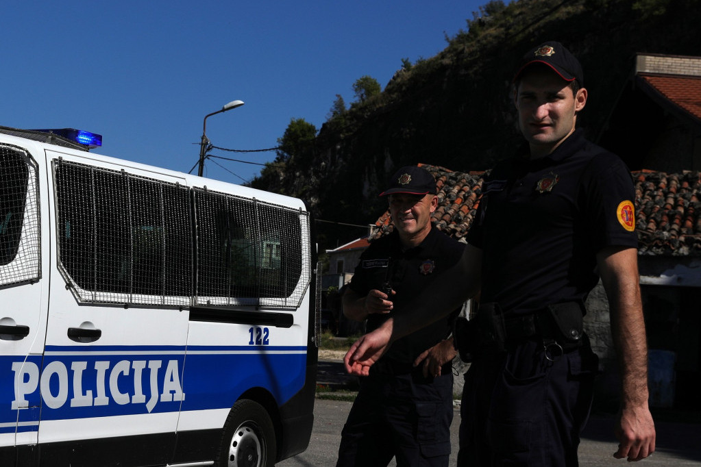 Crnogorski vatrogasci večeras imaju pune ruke posla: Iz nabujalog Lima spasena dva radnika