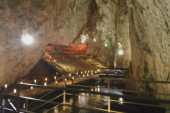 Mnogi su obišli ovu pećinu, ali nisu saznali sve njene tajne: Ovde su se skrivali hajduci, a pod zemljom se nalazi pet dvorana (FOTO)