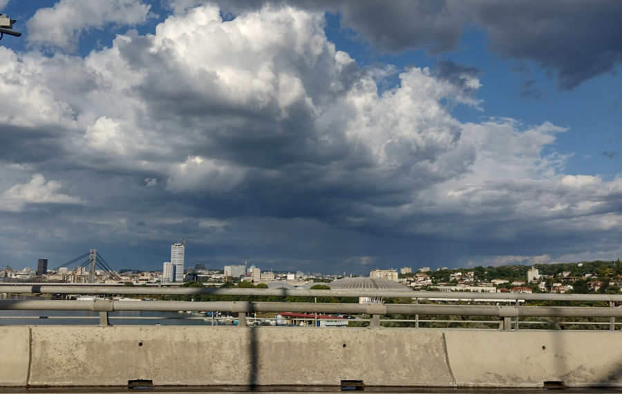 Ujutru 10 stepeni, po podne i do 28: Ni zdravima nije dobro, evo šta savetuju lekari u narednim danima!