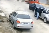 Video je hit na mrežama: Čovek ukrao automobil koji ne ume da vozi (VIDEO)