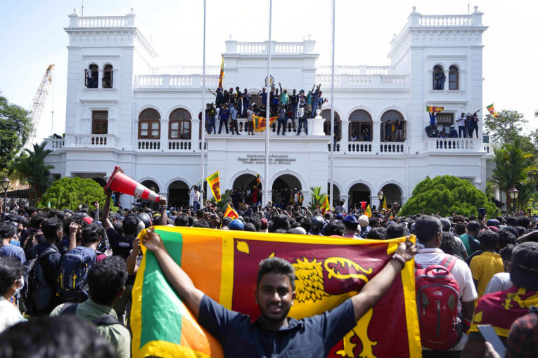 Svet gleda propast Šri Lanke, a ove zemlje bi mogle da dožive njenu tužnu sudbinu (VIDEO)