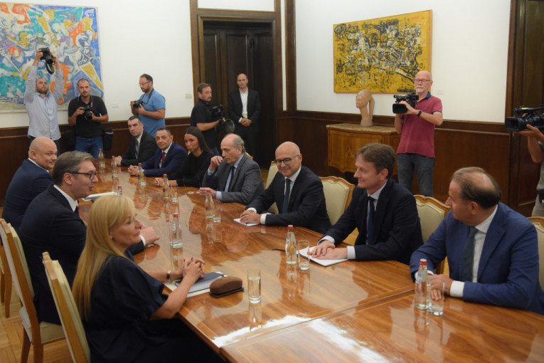 Predstavnici liste SNS kod Vučića na konsultacijama o budućoj vladi