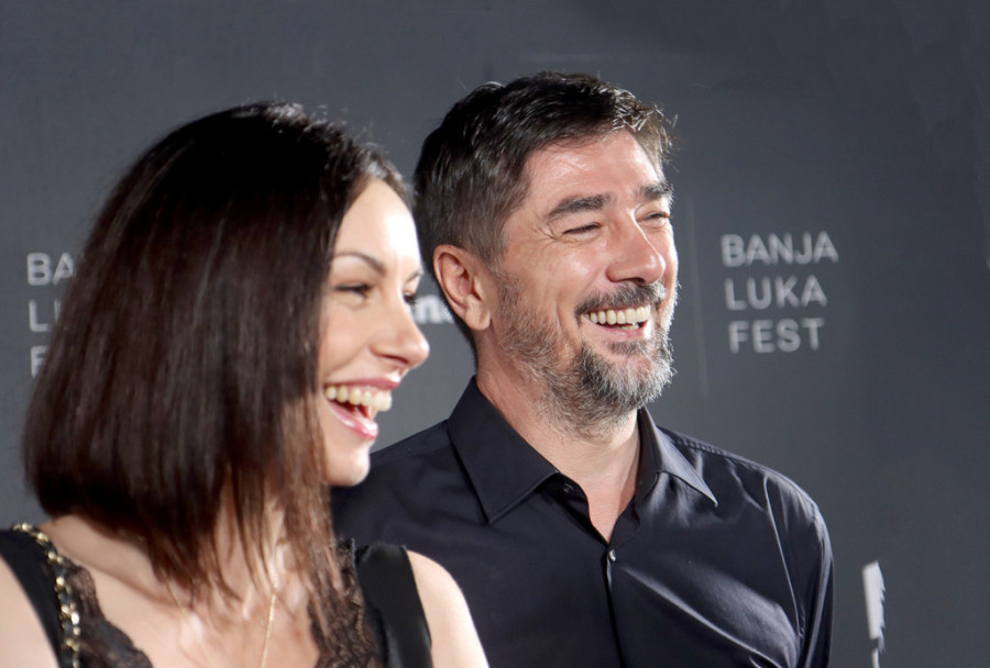 Ljubavna priča Slobode Mićalović i Vojina Ćetkovića: Upoznali se na setu, a glumica nije bila baš oduševljena sadašnjim suprugom