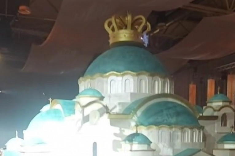 Ogromna torta u obliku Hrama Svetog Save šokirala zvanice! Pogledajte snimak sa slavlja koji je zapalio internet (VIDEO)