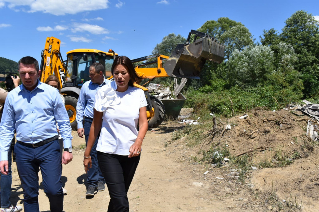 Ministarka Vujović obišla početak radova na izgradnji kanalizacione mreže u Gornjem Milanovcu