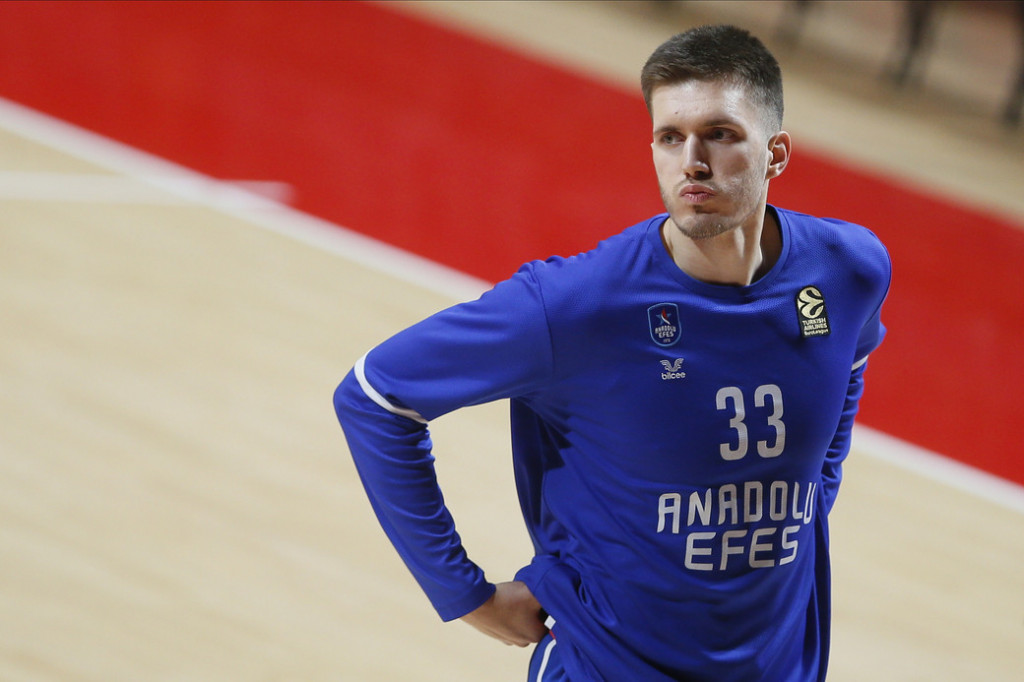 Deca Beograda: Filip Petrušev - da li će se mladi srpski reprezentativac u dresu crveno-belih vratiti u "košarkašku orbitu"?