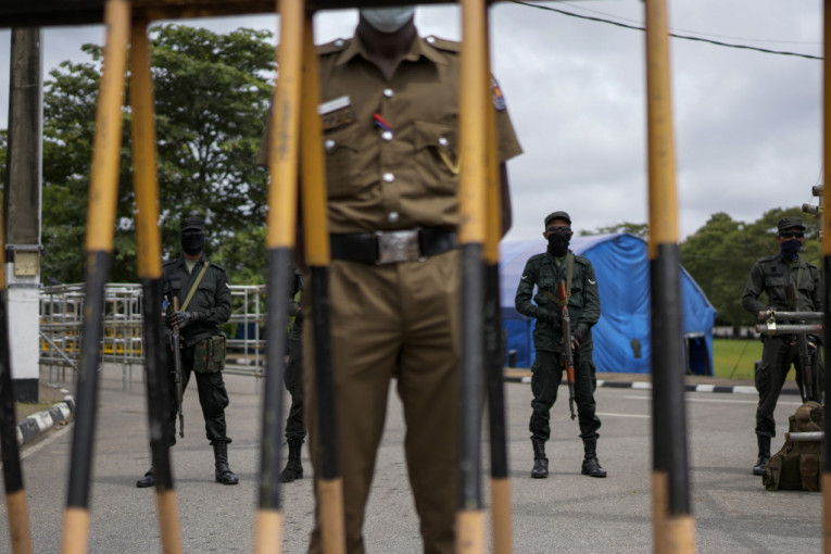 Parlament Šri Lanke danas bira predsednika: Zbog straha od novih demonstracija glasanje se odvija uz jako obezbeđenje (FOTO)