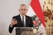 Narod kivan na predsednika Austrije: Policija povećala mere bezbednosti zbog očekivanih napada na Van der Belena