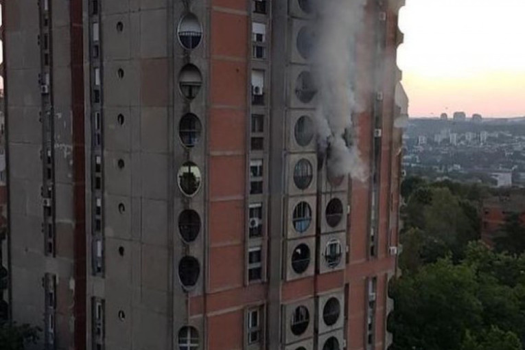 "Čula sam nekakvo pucketanje, a onda i eksploziju! Žao mi  je ljudi": Žena svedočila jezivom požaru na Vidikovcu, otkrila detalje (FOTO)