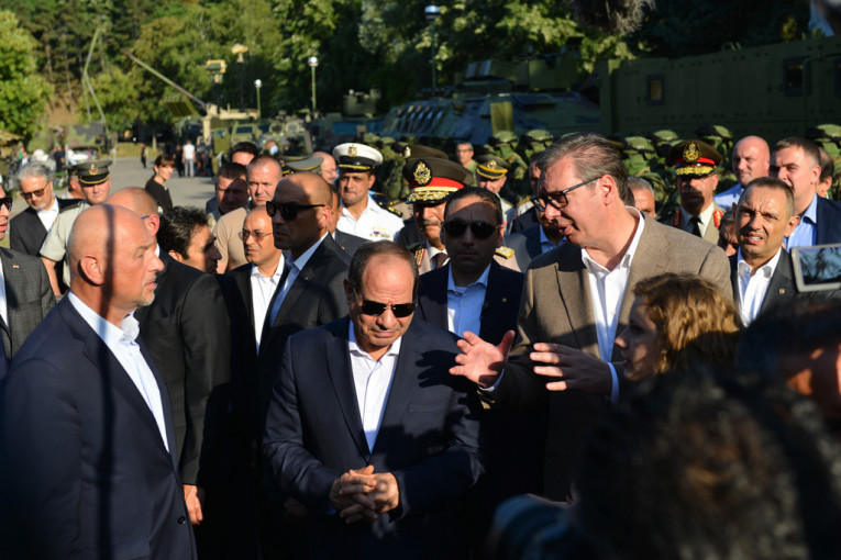 Vučić se oglasio posle prikaza naoružanja egipatskom lideru - Danas sam ponovo ponosan na Srbiju (FOTO)