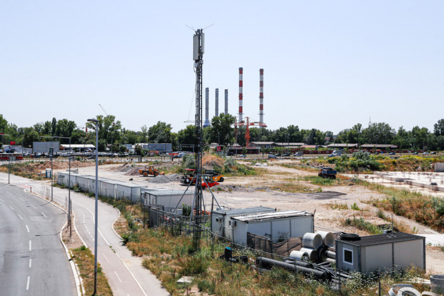 Saga duga četiri i po godine: Kakva sudbina čeka novu autobusku stanicu? Bili smo u Bloku 42 - radnika ni na vidiku! (FOTO)