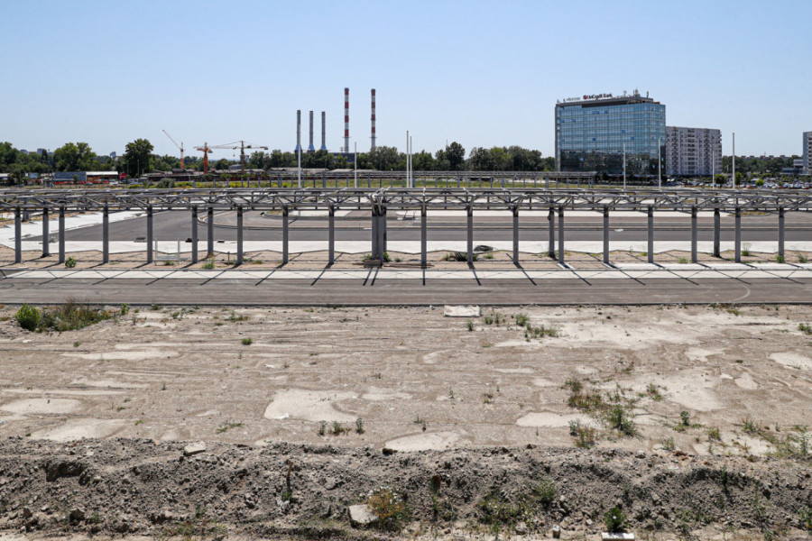 Saga duga četiri i po godine: Kakva sudbina čeka novu autobusku stanicu? Bili smo u Bloku 42 - radnika ni na vidiku! (FOTO)