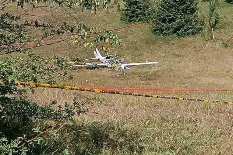 Teška nesreća kod Prijedora: Otac i ćerka poginuli u padu aviona