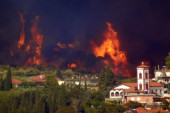 Dečak (10) namerno zapalio drveće, izazvao požar u Grčkoj: Prilikom ispitivanja dao bizaran izgovor za svoje ponašanje!
