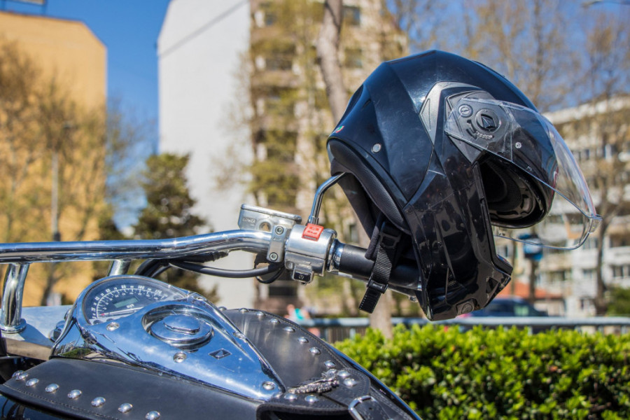 Bezbednost na prvom mestu: Kako izabrati najbolju motociklističku kacigu