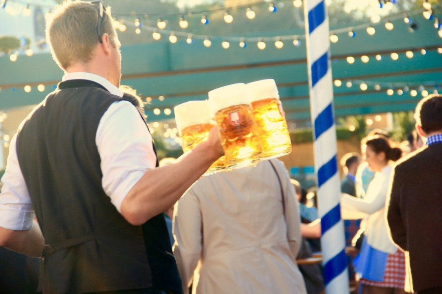 Nove cene na Oktoberfestu: Pivo skuplje, voda preko 11 evra