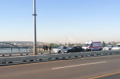 Kraj drame u centru Beograda: Policija uspela da spreči devojku da skoči sa Brankovog mosta